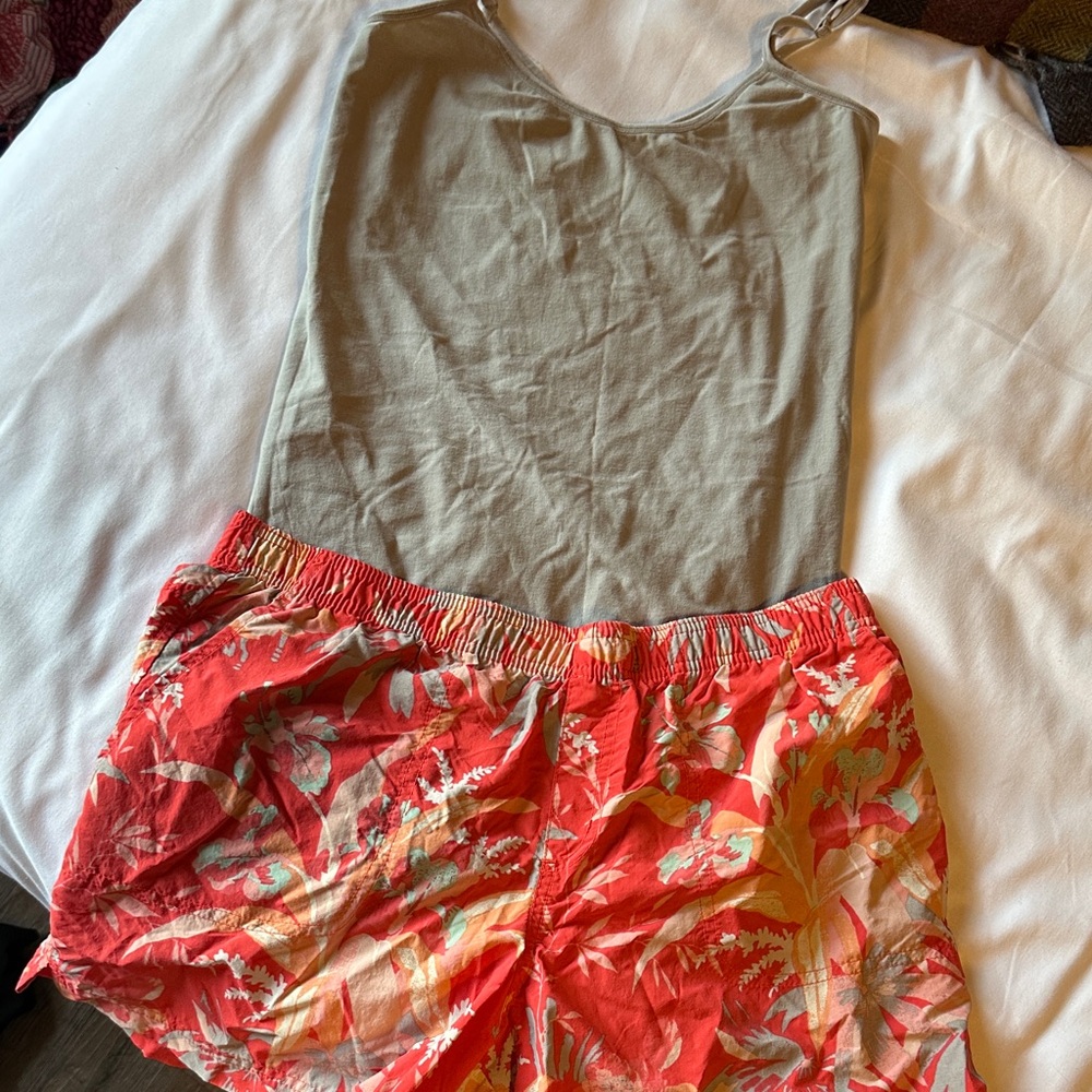 Columbia Tropical orange Women's Athletic Shorts